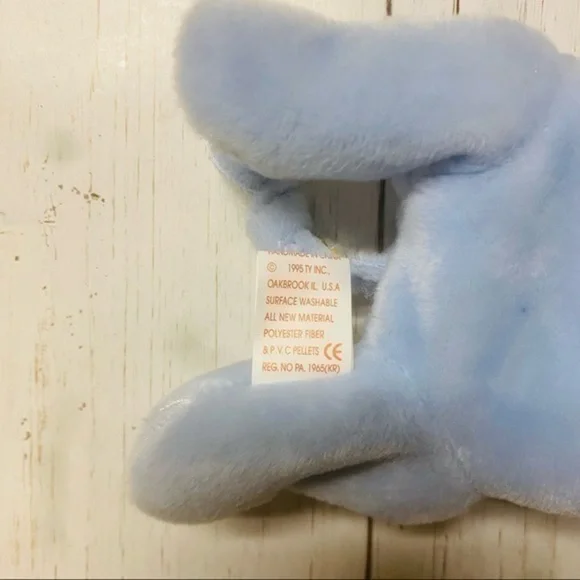 1995 TY PVC BEANIE BABY LIGHT BLUE PEANUT ELEPHANT - Picture 5 of 9